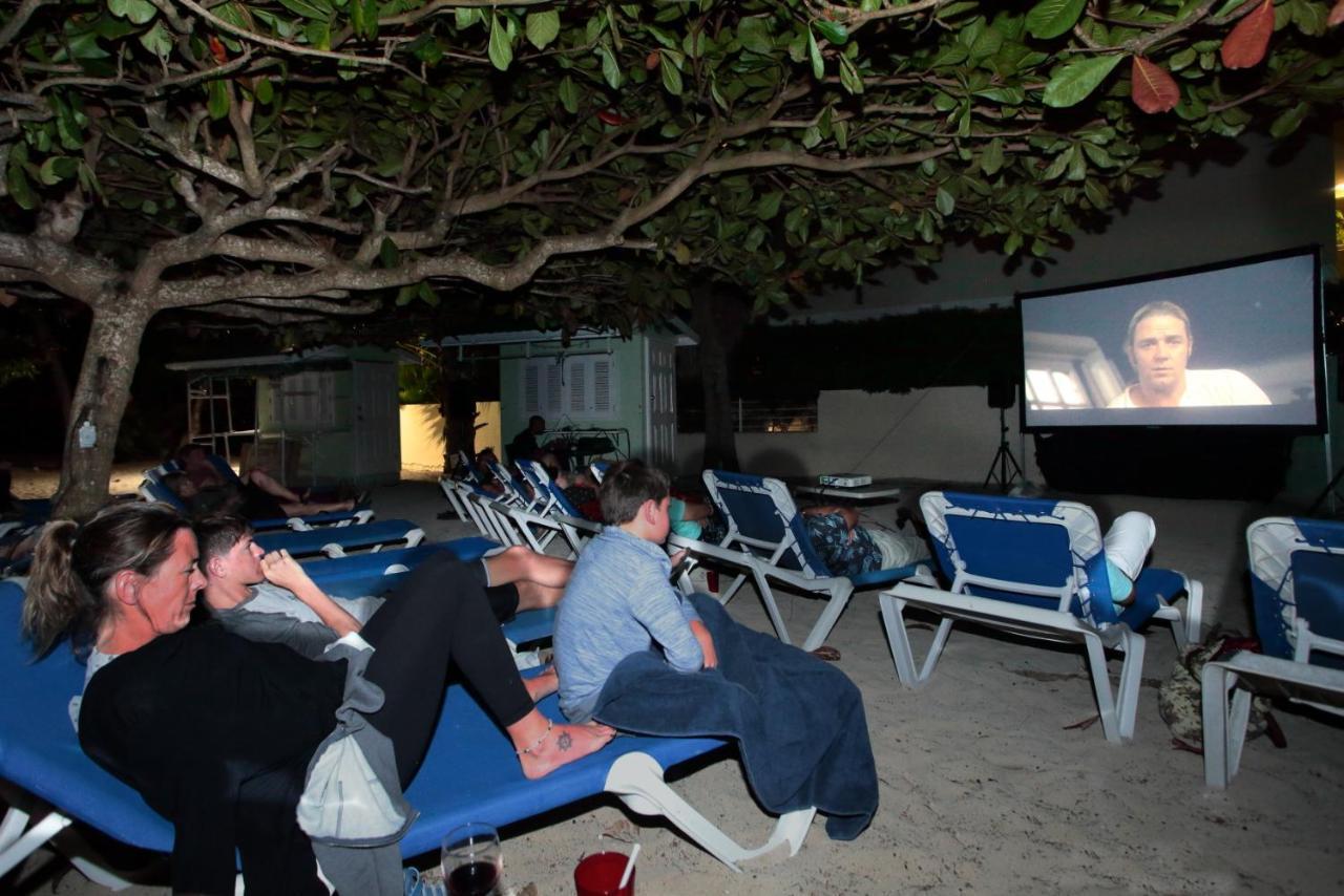 Hotel Courtyard By Marriott Bridgetown, Barbados Exterior foto