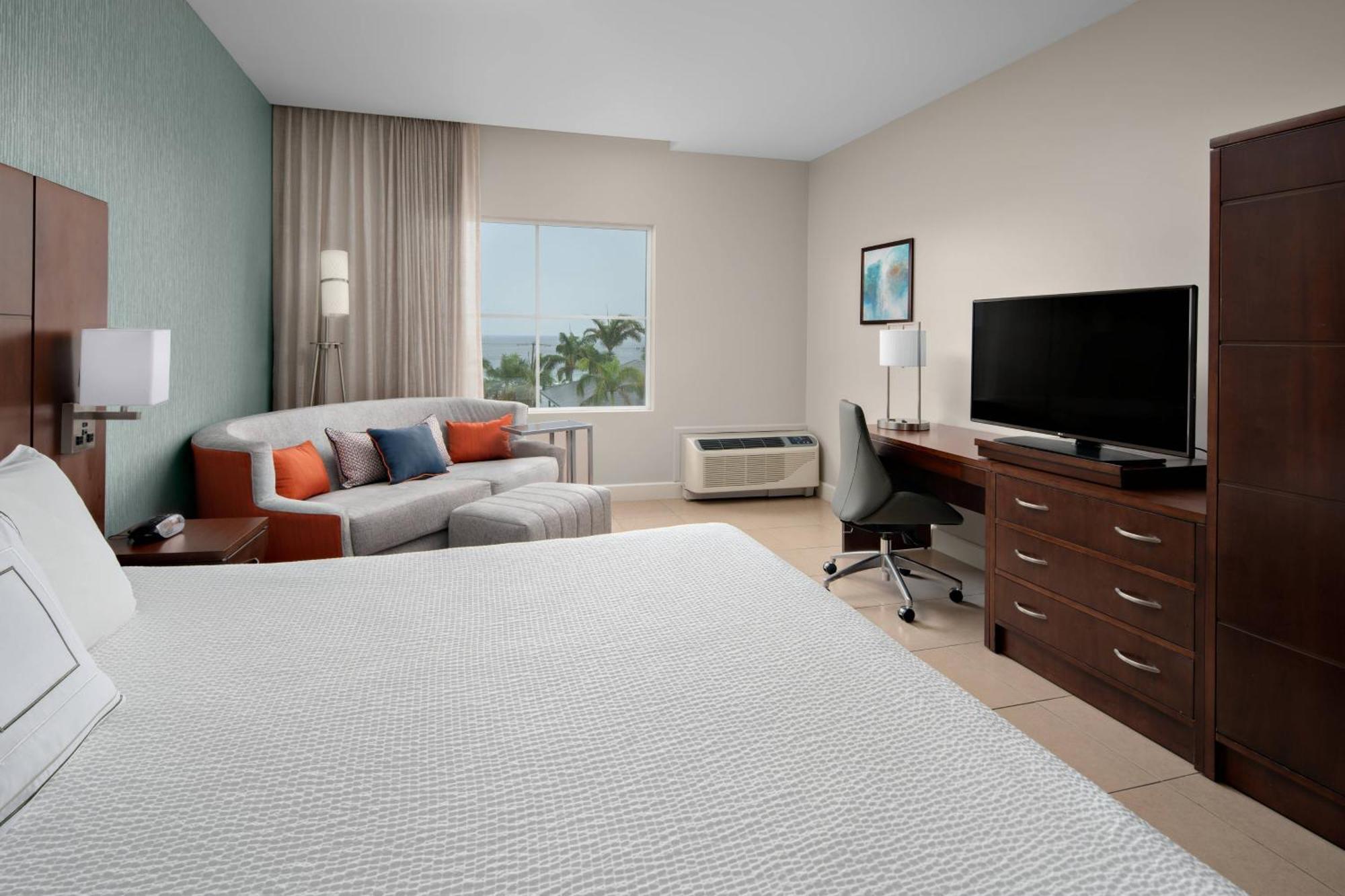 Hotel Courtyard By Marriott Bridgetown, Barbados Exterior foto