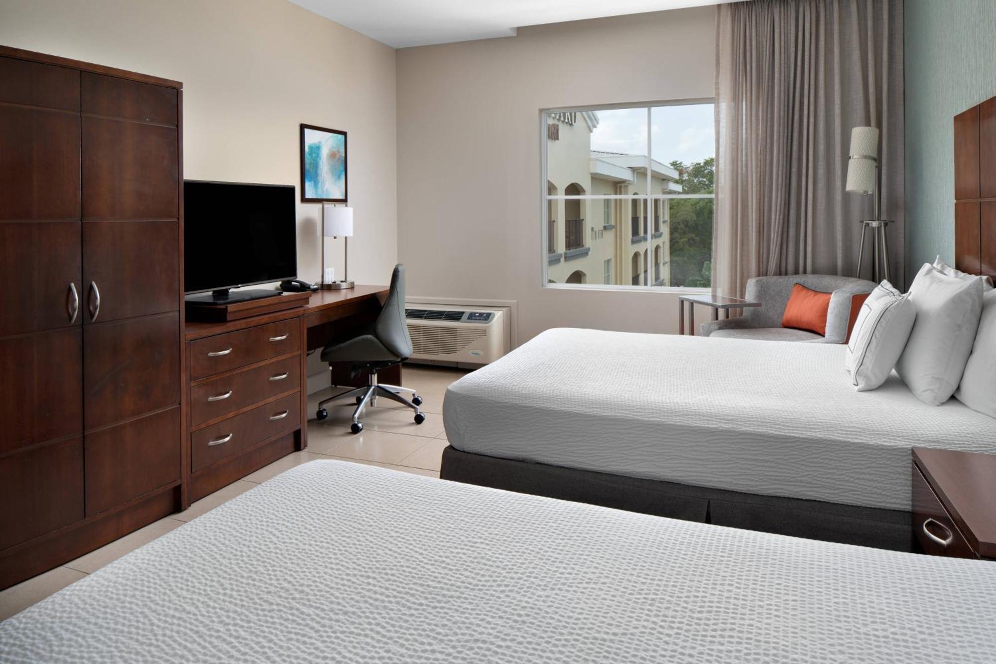 Hotel Courtyard By Marriott Bridgetown, Barbados Exterior foto